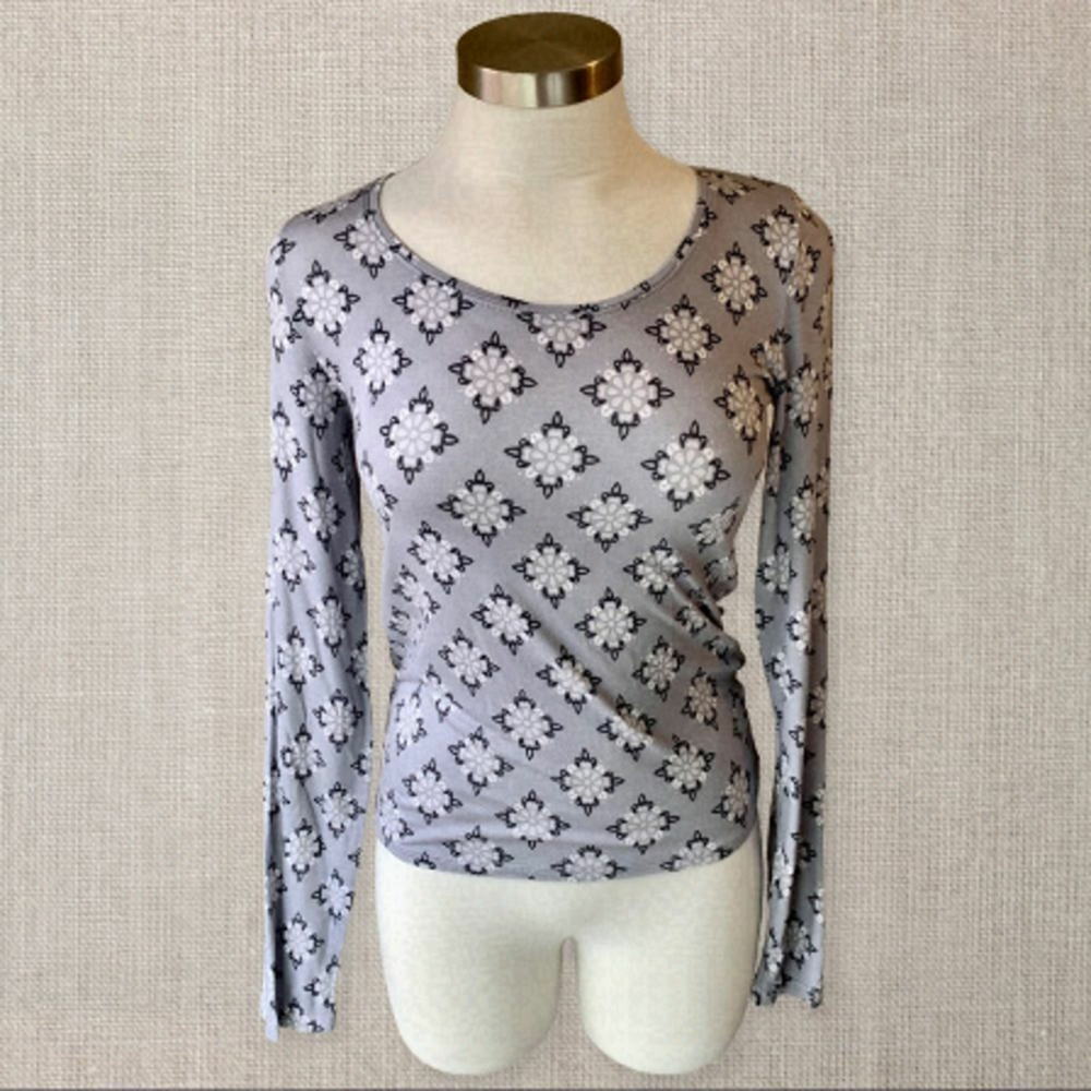 𝅺🌸3 for $30🌸 Aéropostale Floral Pattern Long Sleeve with Lace Back